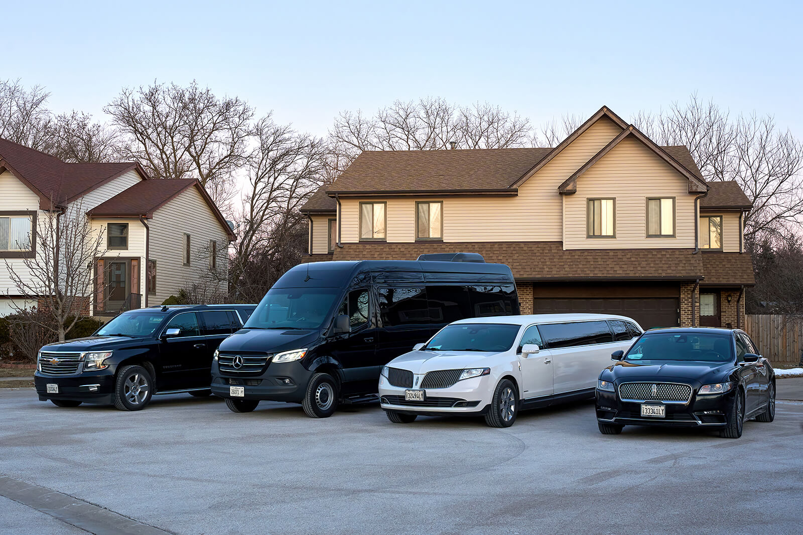 What to Know Before Booking an Airport Limo Service